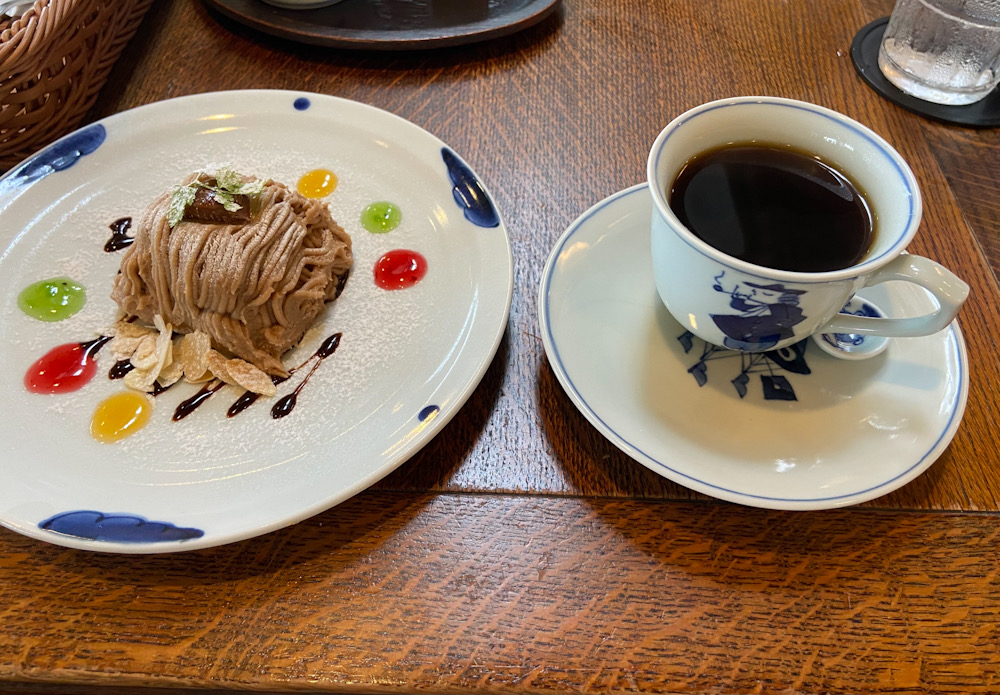 長崎阿蘭陀珈琲館_デザートのマロンモンブランとコーヒー